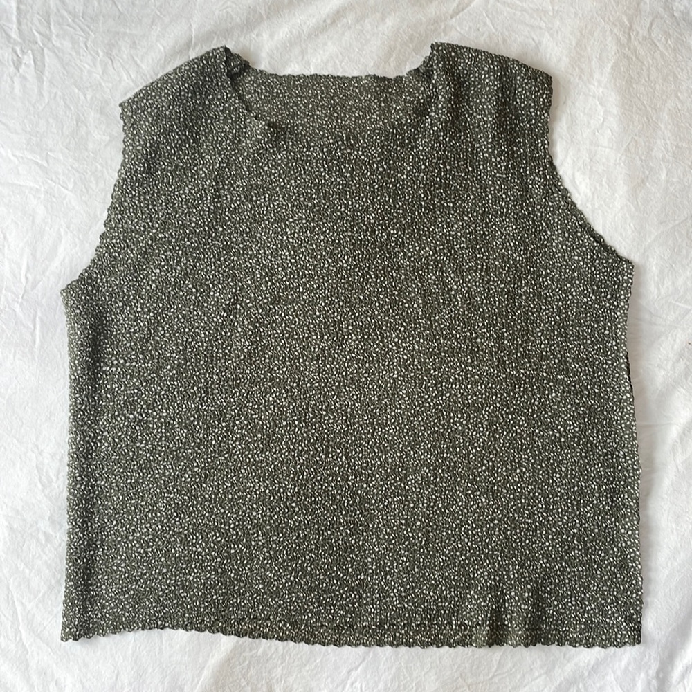 Crinkle texture dotted green blouse